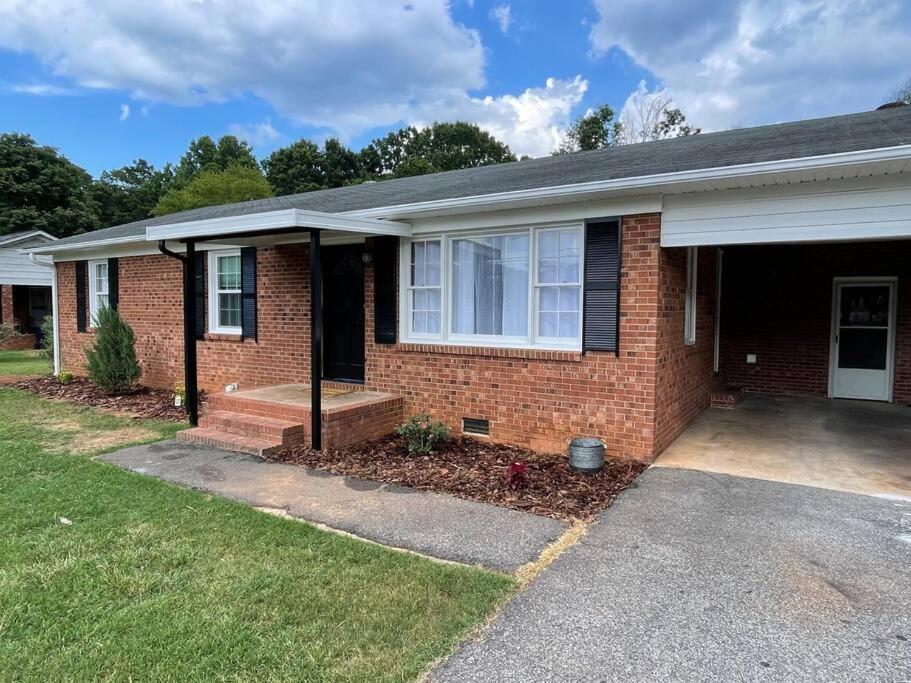 1 King/2Queen Bd Home Next To Big Park Lexington Extérieur photo